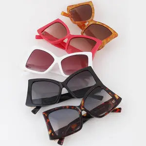Lola Sunglasses – Shop Who Is She display picture 1